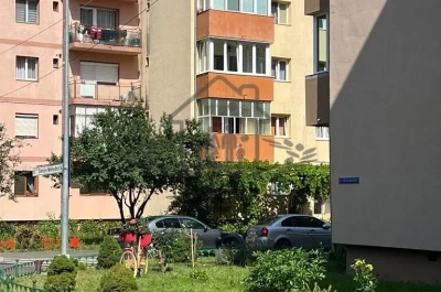 Apartament 2 camere decomandat, zonă Bâlea – Central, 2 balcoane, mobilat