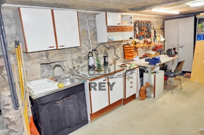 Casă de vacanță / Vilă tip pensiune de vânzare la 12 km de Sibiu – Rășinari