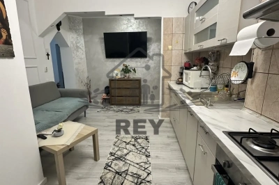 Apartament 3 camere, renovat complet, balcon și pivniță – Vasile Aaron