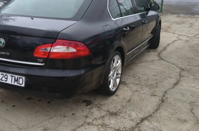 Skoda Superb 2.0 TDI DSG, 2009 – Piele, Bi-Xenon, Dotări Premium