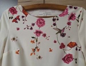 chie albă Amisu cu imprimeu floral și păsări, mâneci clopot – Mărimea 36 (S)|en|Ami