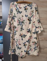 chie H&amp;M crem cu imprimeu fluturi și flori – Mărimea 44|en|H&amp;M cream dress