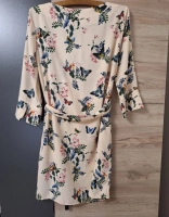 chie H&amp;M crem cu imprimeu fluturi și flori – Mărimea 44|en|H&amp;M cream dress