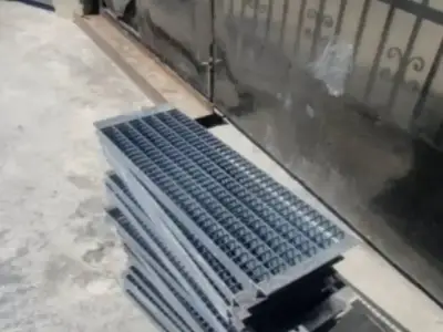 Trepte și Grătare Metalice Galvanizate la Comandă – Scări, Poduri, Platforme | Sibiu|e