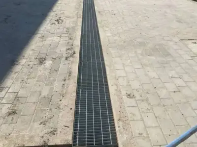 Trepte și Grătare Metalice Galvanizate la Comandă – Scări, Poduri, Platforme | Sibiu|e