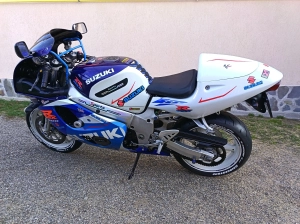 SUZUKI GSXR 600 ! ca NOU