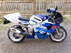 SUZUKI GSXR 600 ! ca NOU