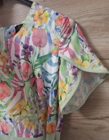 chie deosebită cu imprimeu floral și fustă vernil 44|en|Special dress with floral p