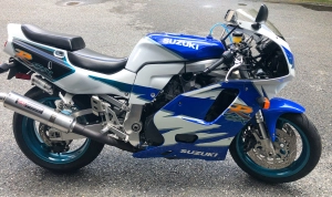 PIESE suzuki gsxr 750 / ulei / lichid|en|SUZUKI GSXR 750 PARTS / OIL / FLUID|/en