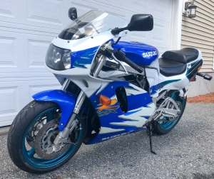 PIESE suzuki gsxr 750 / ulei / lichid|en|SUZUKI GSXR 750 PARTS / OIL / FLUID|/en