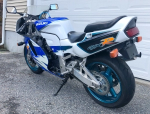 PIESE suzuki gsxr 750 / ulei / lichid|en|SUZUKI GSXR 750 PARTS / OIL / FLUID|/en
