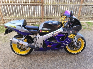 SUZUKI GSXR 600 ! stare FOARTE BUNA