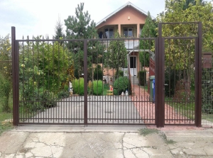 Confectii Metalice Bucuresti - Garduri si Porti Metalice|en|Metal Fabrications Buchar