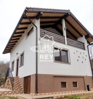 Casă de vacanță / Pensiune Rășinari | 5 camere | teren 737 mp | mobilată |en|Holiday