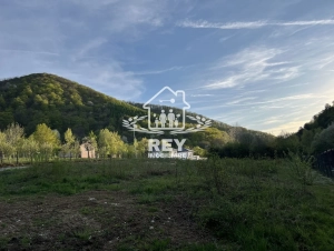 Teren 1250 mp Cisnădioara | 2 fnturi stradale | PUZ în lucru | apape de asfalt|en