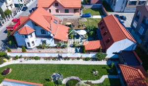 Casă vilă de vânzare Șelimbăr Sibiu 6 camere, teren 863 mp, garaj, ideală 2 familii|en