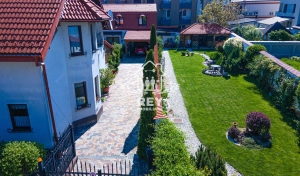 Casă vilă de vânzare Șelimbăr Sibiu 6 camere, teren 863 mp, garaj, ideală 2 familii|en