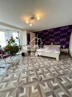 Casă vilă de vânzare Șelimbăr Sibiu 6 camere, teren 863 mp, garaj, ideală 2 familii|en