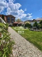 Casă vilă de vânzare Șelimbăr Sibiu 6 camere, teren 863 mp, garaj, ideală 2 familii|en