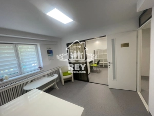 Spațiu comercial de vânzare Sibiu central 80 mp, parter, 5 camere, ideal cabinet sau biuri