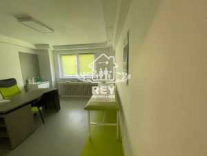 Spațiu comercial de vânzare Sibiu central 80 mp, parter, 5 camere, ideal cabinet sau biuri