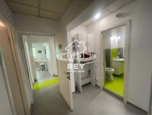 Spațiu comercial de vânzare Sibiu central 80 mp, parter, 5 camere, ideal cabinet sau biuri