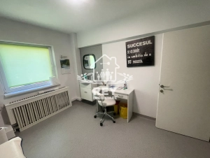 Spațiu comercial de vânzare Sibiu central 80 mp, parter, 5 camere, ideal cabinet sau biuri