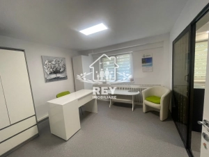 Spațiu comercial de vânzare Sibiu central 80 mp, parter, 5 camere, ideal cabinet sau biuri
