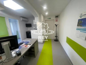 Spațiu comercial de vânzare Sibiu central 80 mp, parter, 5 camere, ideal cabinet sau biuri