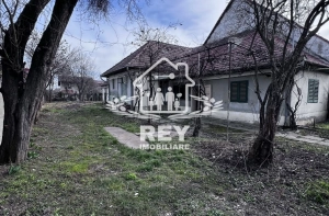 Casă de vânzare Sibiu Lazaret cu teren 568 mp, 2 corpuri, ideal demolare sau investiție