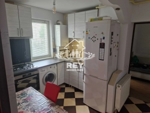 Apartament 3 camere Cisnădie central, etaj 2, decomandat, mobilat, 46 mp|en|3-om ap
