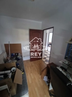 Apartament 3 camere Cisnădie central, etaj 2, decomandat, mobilat, 46 mp|en|3-om ap