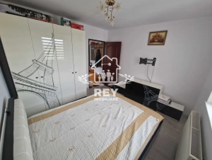 Apartament 3 camere Cisnădie central, etaj 2, decomandat, mobilat, 46 mp|en|3-om ap