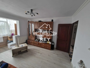 Apartament 3 camere Cisnădie central, etaj 2, decomandat, mobilat, 46 mp|en|3-om ap