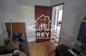 Apartament 3 camere Cisnădie central, etaj 2, decomandat, mobilat, 46 mp