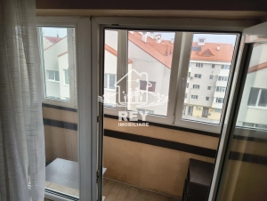 Apartament 3 camere Sibiu Terezian mansardă pe 2 niveluri, 70 mp, 2 băi|en|3-om apa