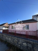 Casă de vânzare Sibiu Terezian, teren 468 mp, renovabilă, ideală investiție|en|House