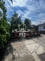 Casă de vânzare Sibiu Terezian, teren 468 mp, renovabilă, ideală investiție|en|House