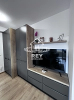 Apartament 2 camere premium Turnișor Sibiu, mobilat complet, parcare, vedere munți|en