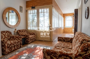 Casă cu teren 952 mp Terezian Sibiu, apape centru, ideal investiție|en|House with l