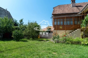 Casă single 8 camere teren 952 mp Terezian Sibiu, apape de centru|en|Single house 8