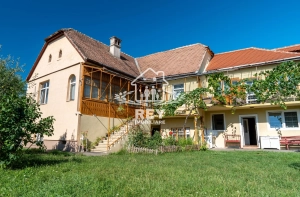Casă single 8 camere teren 952 mp Terezian Sibiu, apape de centru|en|Single house 8