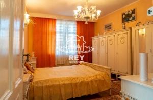 Casă single 8 camere teren 952 mp Terezian Sibiu, apape de centru|en|Single house 8