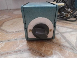 Variator / transformator tensiune reglabil – cu selector, stare bună|en|Adjustable vo