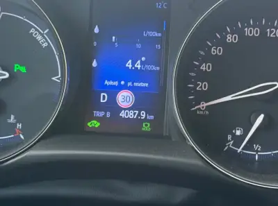 Toyota C-HR Hybrid 2019 – automat, 50.000 km, full, stare excelentă