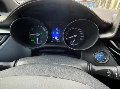 Toyota C-HR Hybrid 2019 – automat, 50.000 km, full, stare excelentă