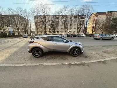 Toyota C-HR Hybrid 2019 – automat, 50.000 km, full, stare excelentă
