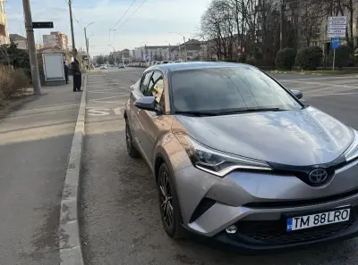 Vând Toyota C-HR 2019