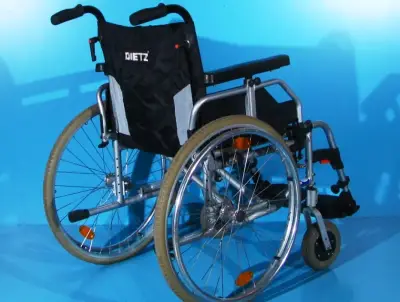 Scaun cu rotile din aluminiu - Dietz 
