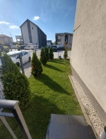 Vand apartament cu curte|en|Apartment for sale with yard|/enhu|Lakás eladó udva